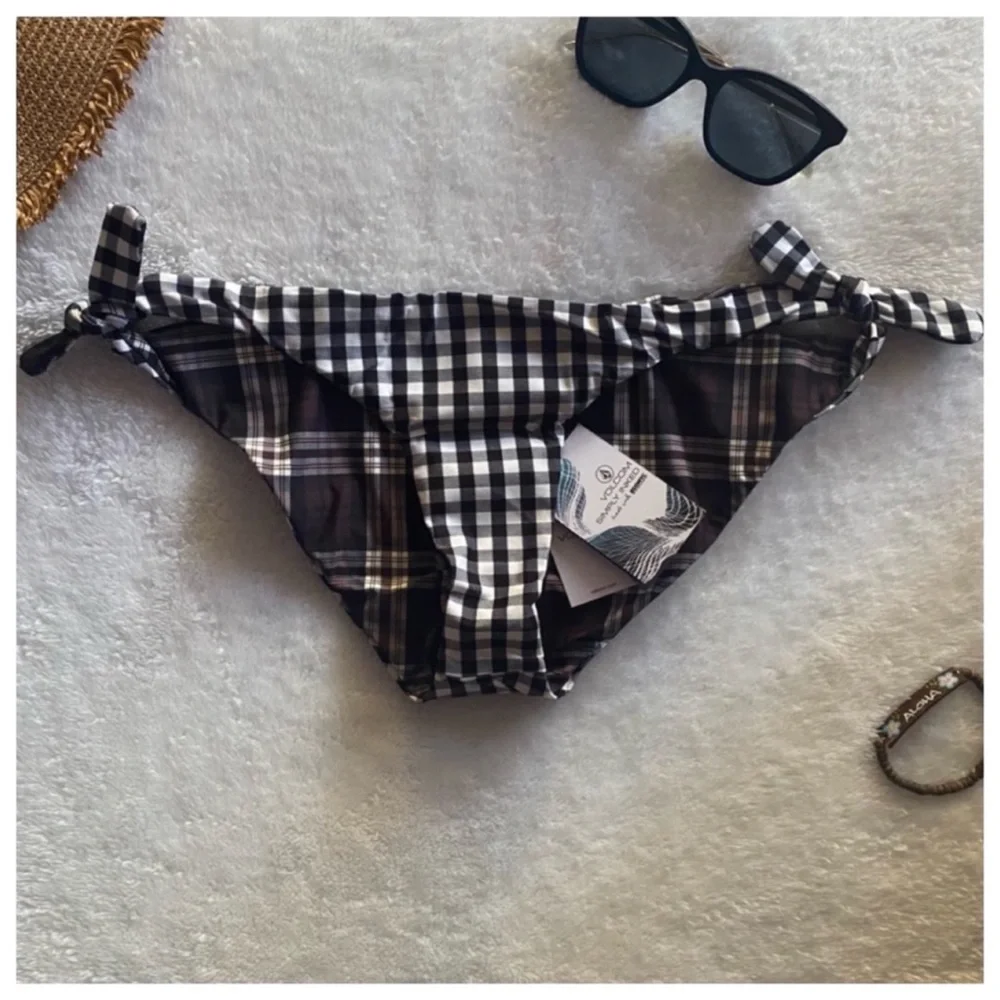 Volcom Attitude hipster reversible bikini bottom - Picture 3 of 8